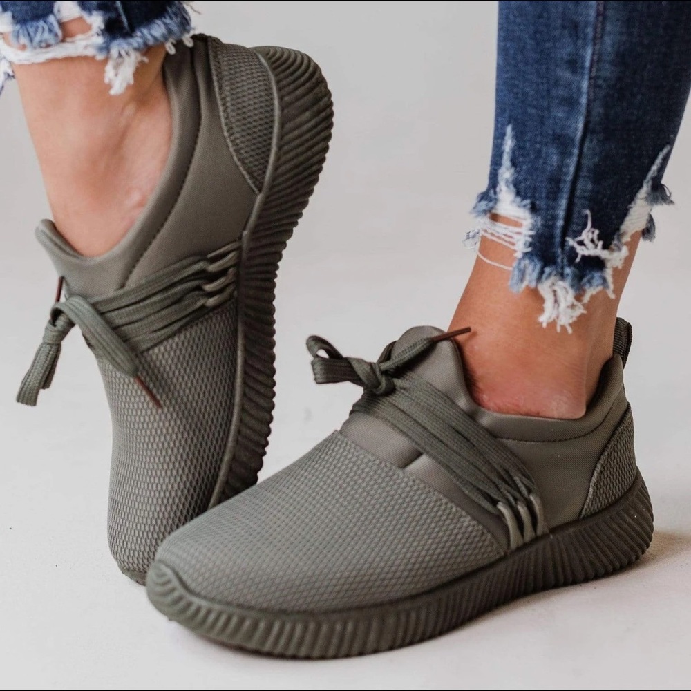 New Lifestyle Sneaker Olive Green